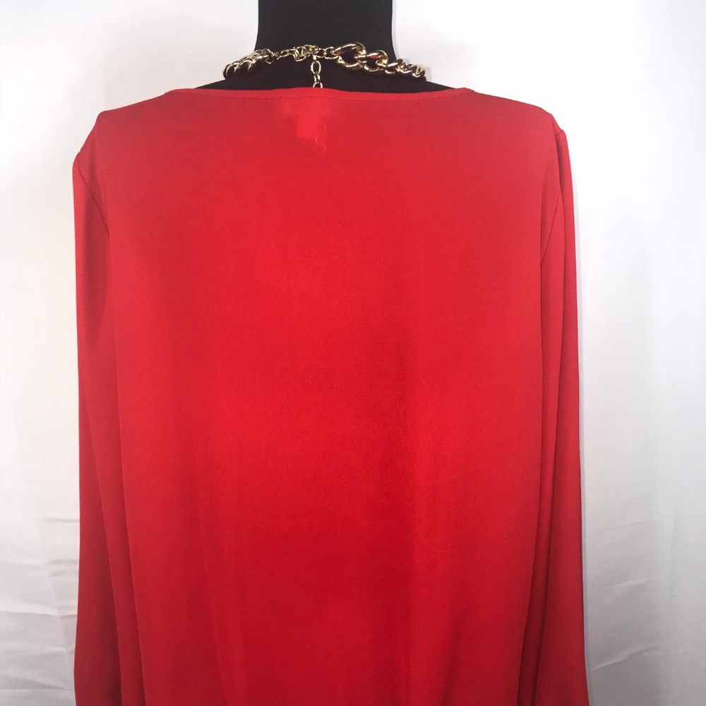 Vince Camuto Womens size medium Red Keyhole top - Picture 2 of 3